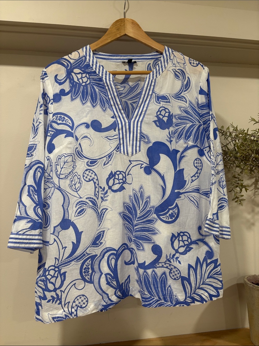 Talbots Cotton Paisley Blue White Top, Size LP